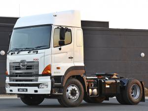 Hino 700 2038 Tractor